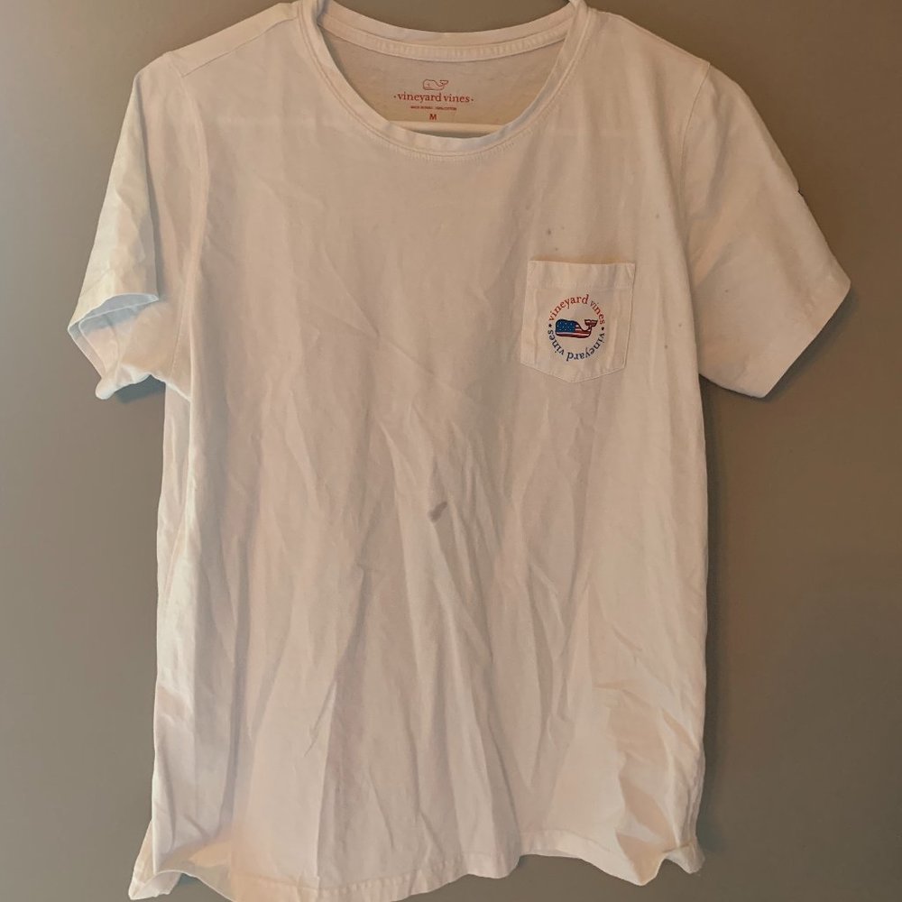Vineyard Vines tshirt, medium